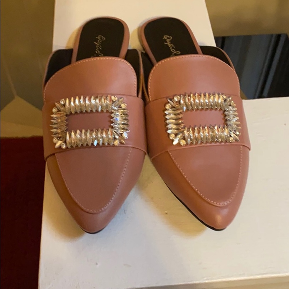 Shoe